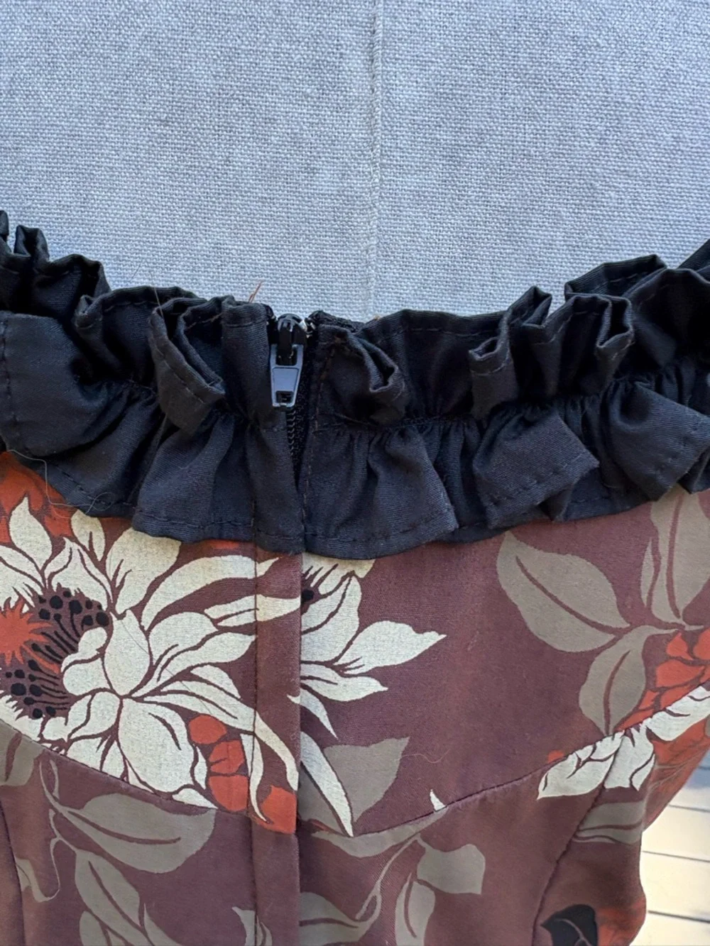 Vintage Karyl  Kaye Ruffle Floral 🌺Hawaiian 🌺 Muumuu Maxi Dress - Picture 9 of 9